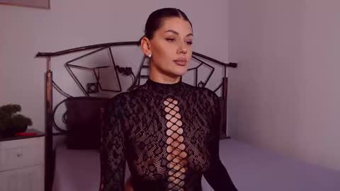 I V Y   online show from 06-08-26, 07:25