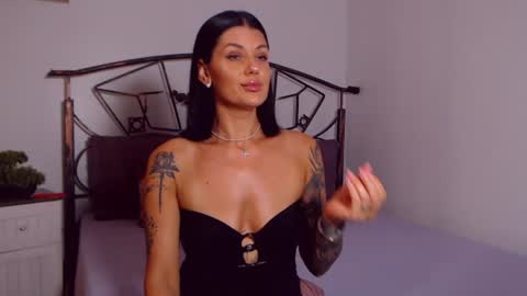 I V Y   online show from 06-25-26, 08:46
