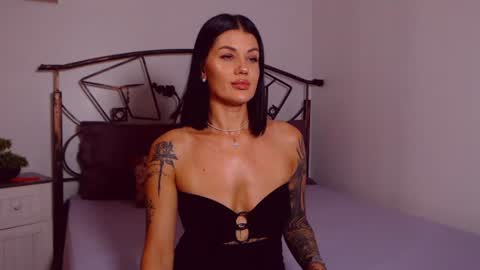 I V Y   online show from 07-07-26, 07:29