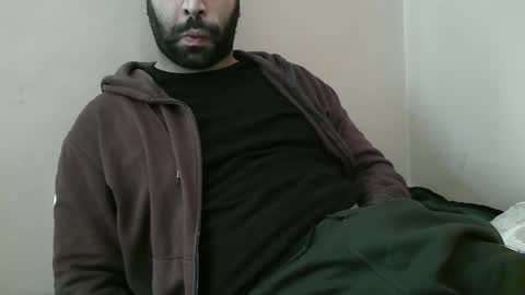 Snapshot of yxxtxxdentyk chatting on 02-04-25, 05:53 Bi BearXXX online show from 02-04-25, 05:53