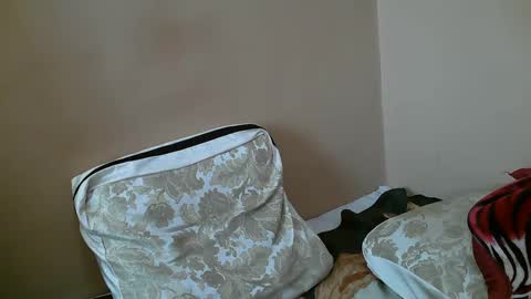 Snapshot of yxxtxxdentyk chatting on 02-17-25, 05:36 Bi BearXXX online show from 02-17-25, 05:36