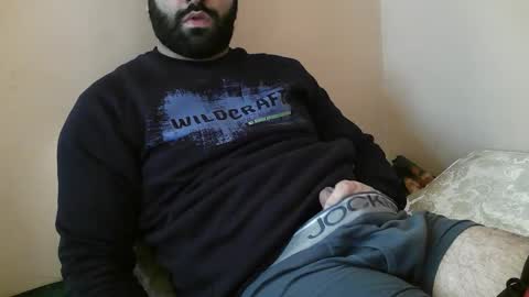 Snapshot of yxxtxxdentyk chatting on 02-18-25, 04:37 Bi BearXXX online show from 02-18-25, 04:37