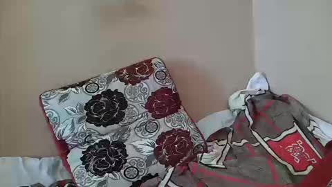 Snapshot of yxxtxxdentyk chatting on 10-17-25, 05:32 Bi BearXXX online show from 10-17-25, 05:32