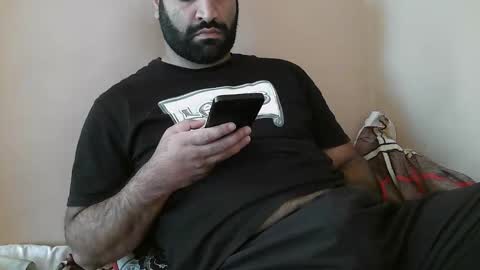 Snapshot of yxxtxxdentyk chatting on 10-24-25, 05:15 Bi BearXXX online show from 10-24-25, 05:15