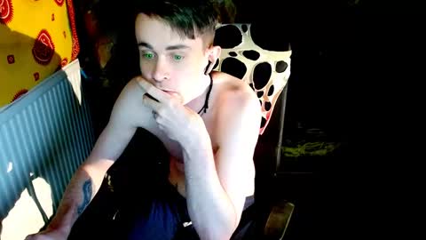 Snapshot of yyscript chatting on 12-06-24, 12:02 online show from 12-06-24, 12:02