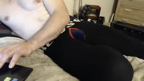 Snapshot of yzf76 chatting on 02-16-26, 05:36 YZF online show from 02-16-26, 05:36