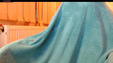 yzza_suave online show from 02-12-25, 08:29