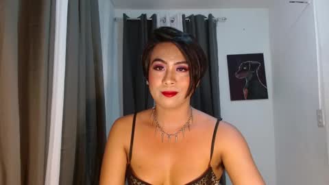 Snapshot of zabrina_huge chatting on 11-24-25, 05:01 ts baby banana online show from 11-24-25, 05:01