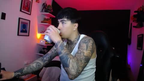 zac_muller1 online show from 10-05-25, 05:17