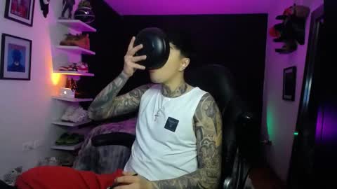 zac_muller1 online show from 11-18-25, 02:39