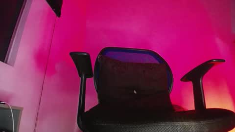 Snapshot of zac_watson chatting on 12-18-25, 01:55 Zac Freelance model online show from 12-18-25, 01:55