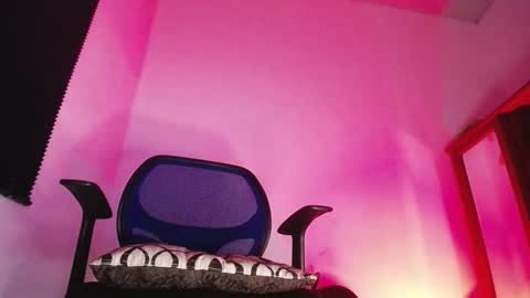 Snapshot of zac_watson chatting on 12-23-25, 12:19 Zac Freelance model online show from 12-23-25, 12:19