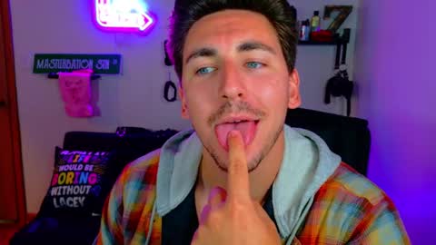 Snapshot of zach_rhyder chatting on 09-13-25, 03:45 Zach Rhyder online show from 09-13-25, 03:45