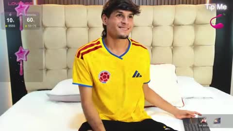 zack23__ online show from 07-08-26, 03:11