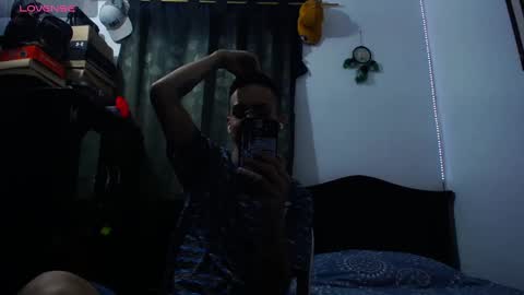 Snapshot of zackdriussyx chatting on 02-18-25, 04:15 zackdriussyx online show from 02-18-25, 04:15