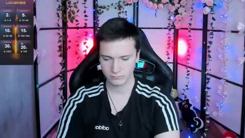 Snapshot of zackhandsome chatting on 02-18-25, 03:43 Zack online show from 02-18-25, 03:43