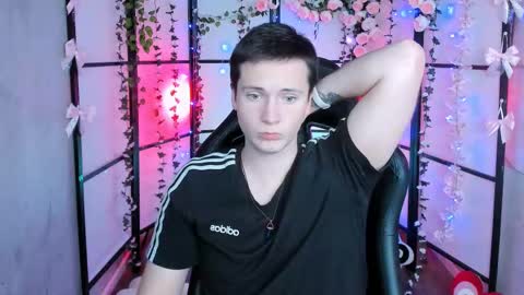 Snapshot of zackhandsome chatting on 02-18-25, 06:47 Zack online show from 02-18-25, 06:47