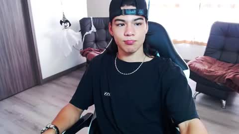 zackss_player online show from 10-25-25, 02:46