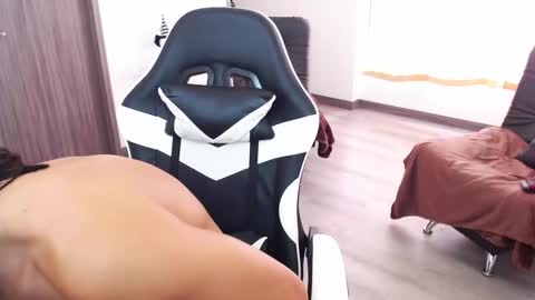 Snapshot of zackss_player chatting on 10-29-25, 04:09 zackss_player online show from 10-29-25, 04:09