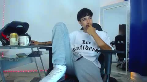 zack online show from 12-24-24, 02:32