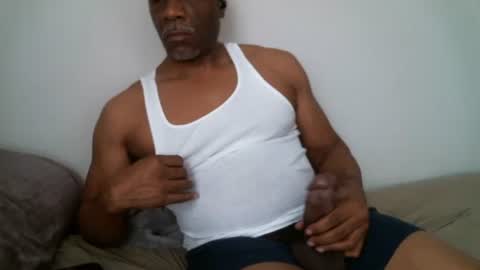 Snapshot of zaddybretty chatting on 10-14-25, 07:14 zaddybretty online show from 10-14-25, 07:14