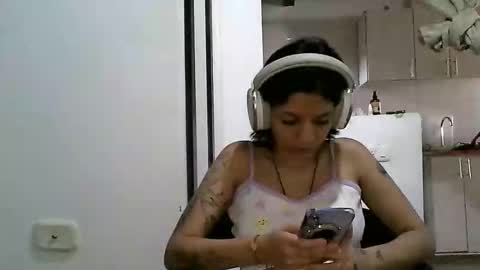 Zafiro online show from 05-25-26, 05:19