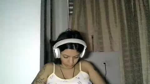 Zafiro online show from 06-17-26, 01:01