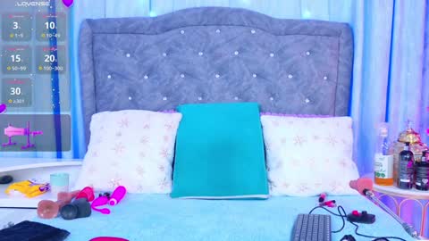 Snapshot of zafiroclean chatting on 12-24-24, 11:49 Zafiro online show from 12-24-24, 11:49