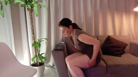 Snapshot of zahramilf chatting on 10-20-25, 04:02 zahramilf online show from 10-20-25, 04:02