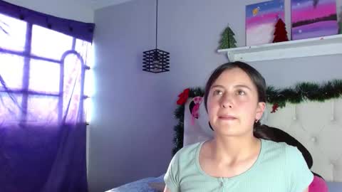 Snapshot of zaida_1 chatting on 12-20-25, 09:22 Zaida online show from 12-20-25, 09:22