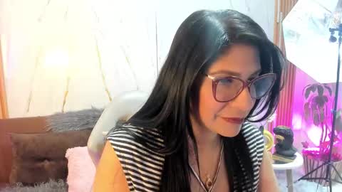 Snapshot of zamanthaa__ chatting on 10-16-25, 04:41 zamanthaa__ online show from 10-16-25, 04:41