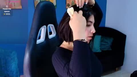 zamira_taylor online show from 10-21-25, 12:00