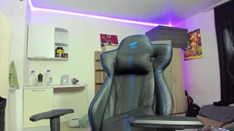 Snapshot of zander003 chatting on 11-20-25, 05:12 zander003 online show from 11-20-25, 05:12