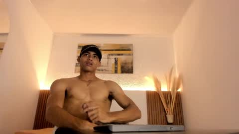 Zander online show from 04-30-26, 01:17