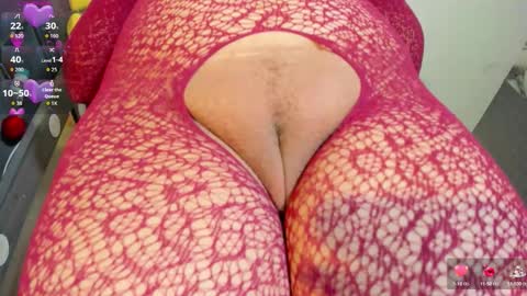 Snapshot of zandraa_milf chatting on 10-02-25, 11:50 Zandra online show from 10-02-25, 11:50