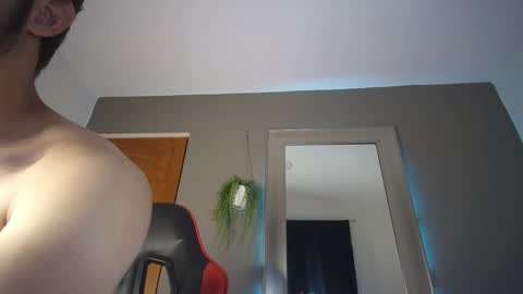 Snapshot of zanty2308 chatting on 10-06-25, 02:20 Tiiago Mallz online show from 10-06-25, 02:20