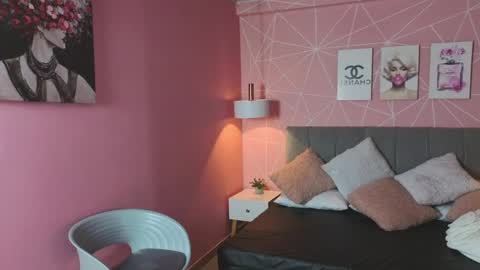 Snapshot of zara__sweet chatting on 05-20-26, 01:39 Zara Sweet online show from 05-20-26, 01:39