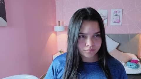 Snapshot of zara__sweet chatting on 05-27-26, 01:41 Zara Sweet online show from 05-27-26, 01:41