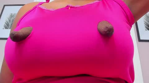 Snapshot of zara_lopez chatting on 01-12-25, 10:33 zara lopez online show from 01-12-25, 10:33