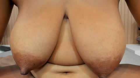 Snapshot of zara_lopez chatting on 10-21-25, 11:55 zara lopez online show from 10-21-25, 11:55