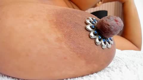 Snapshot of zara_lopez chatting on 10-26-25, 11:49 zara lopez online show from 10-26-25, 11:49