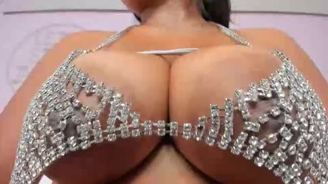 Snapshot of zara_lopez chatting on 11-22-25, 07:35 zara lopez online show from 11-22-25, 07:35