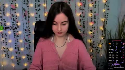 Snapshot of zara_lys chatting on 10-15-25, 07:25 ur kitten 3 online show from 10-15-25, 07:25