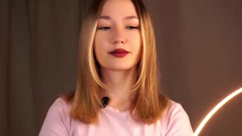 Snapshot of zara_shine chatting on 11-12-25, 05:19 Criss online show from 11-12-25, 05:19