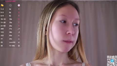 Snapshot of zara_shine chatting on 11-13-25, 07:35 Criss online show from 11-13-25, 07:35