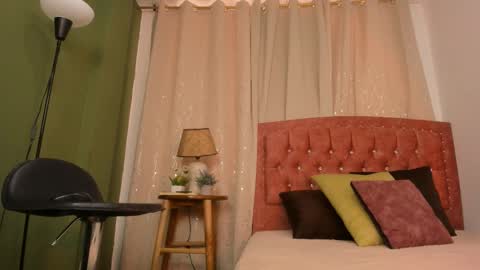 Zara . online show from 11-11-25, 12:05