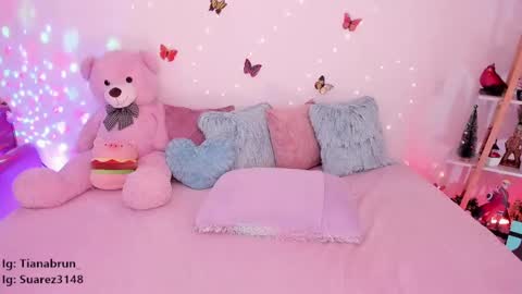 Snapshot of zaratorres_ chatting on 01-21-25, 02:26 Zara online show from 01-21-25, 02:26