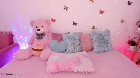 Snapshot of zaratorres_ chatting on 11-22-25, 12:15 Zara online show from 11-22-25, 12:15