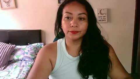 Snapshot of zaray_45bella chatting on 06-08-26, 08:09 zaray online show from 06-08-26, 08:09