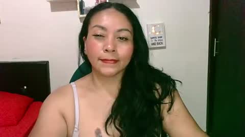 Snapshot of zaray_45bella chatting on 06-20-26, 12:58 zaray online show from 06-20-26, 12:58